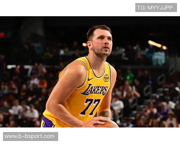 美媒热议里夫斯表现是否已成为湖人第二核心球员仅次于东契奇