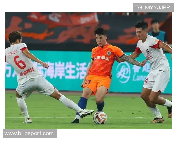 石柯深情告别感谢泰山球迷与队友携手共度难忘时光 石柯深情告别感谢泰山球迷与队友携手共度难忘时光