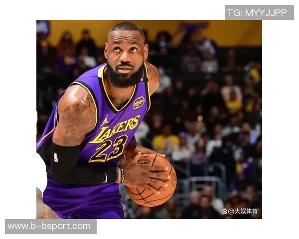 詹姆斯回顾年轻理想与现实差距现阶段无法接受家庭主妇角色