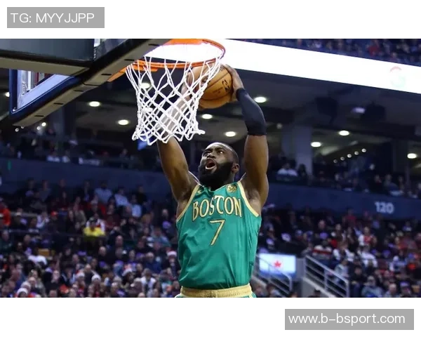 杰伦布朗赞沃尔什表现出色防守与关键投篮双双奏效 杰伦布朗赞沃尔什表现出色防守与关键投篮双双奏效