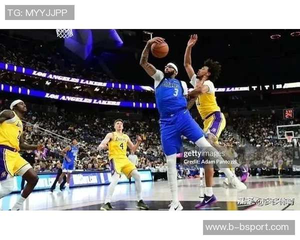 小里弗斯建议莫兰特专注比赛提升形象如同欧文成功逆转风评