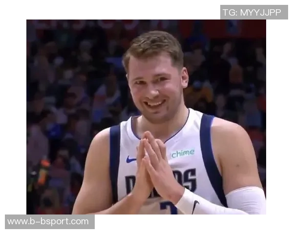 快船与勇士上半场激战小卡表现出色库里紧追不舍比分胶着仅差4分 快船与勇士上半场激战小卡表现出色库里紧追不舍比分胶着仅差4分