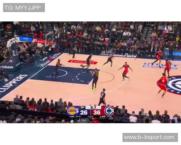 八村压哨三分绝杀后迅速退场被队友抓回现场引发笑声